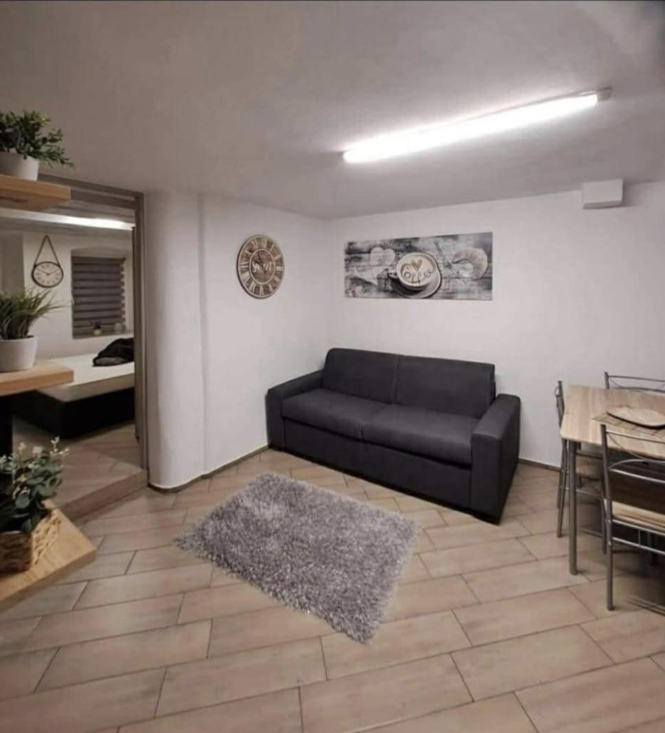 Casa Jasmina Apartment Mezzano Bagian luar foto