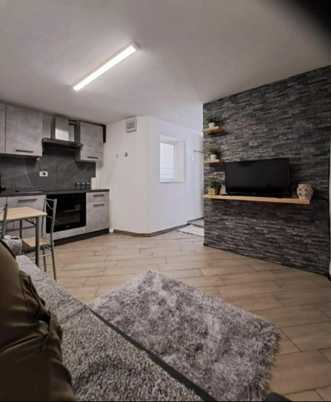 Casa Jasmina Apartment Mezzano Bagian luar foto